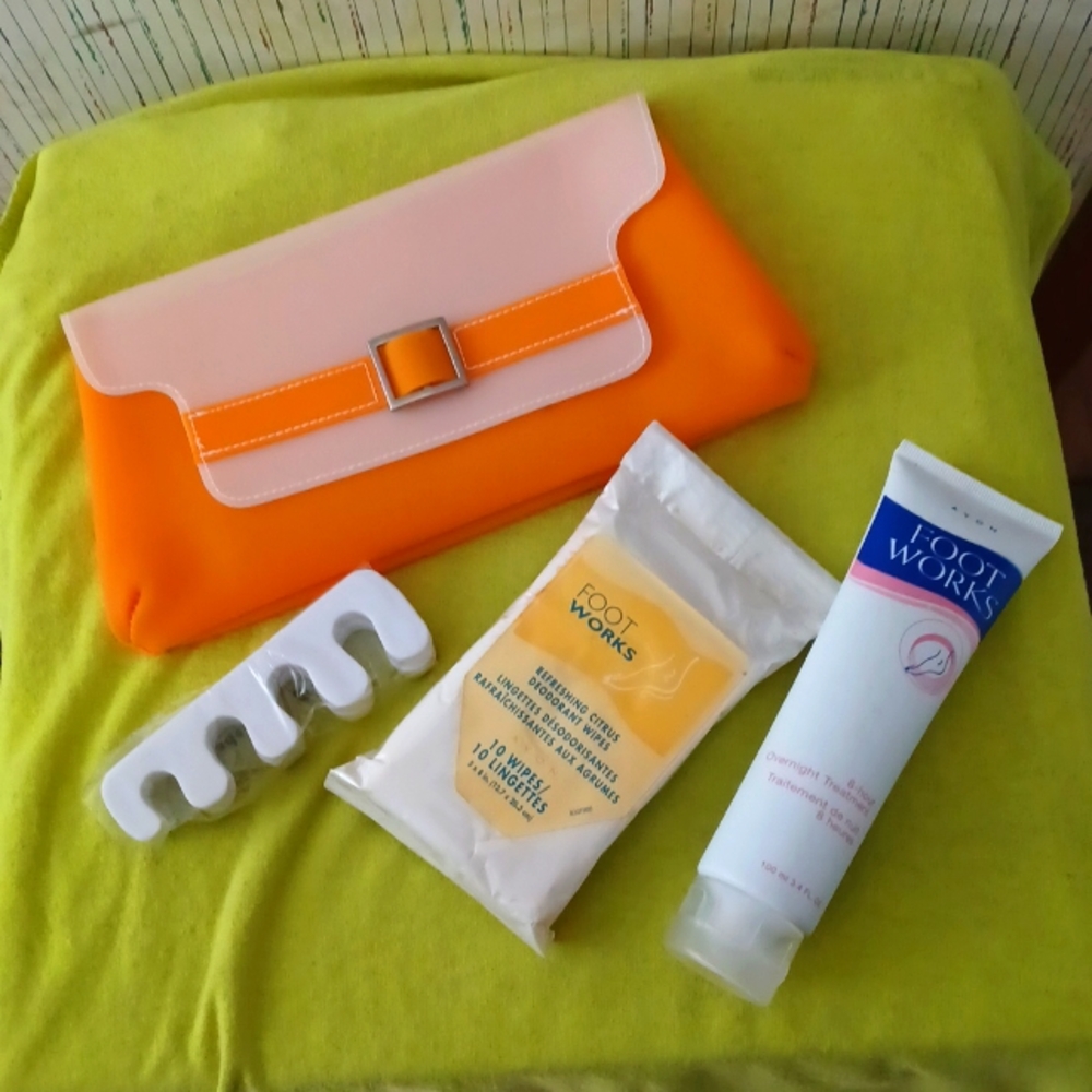 AVON Foot travel kit